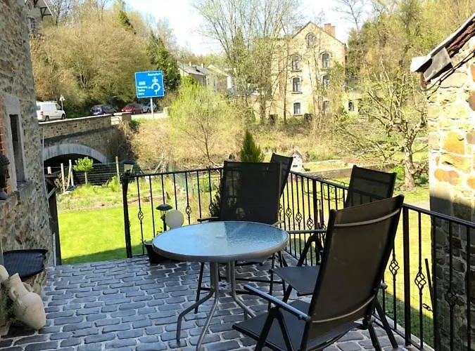 Au Fil De L'eau Guest house Grupont